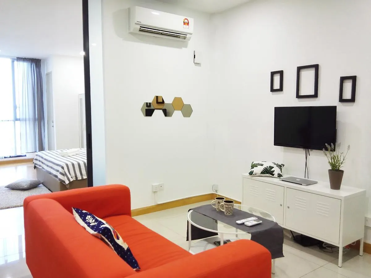 Kl Gateway Pool Suites Near Mid Valley Kuala Lumpur Aparthotel