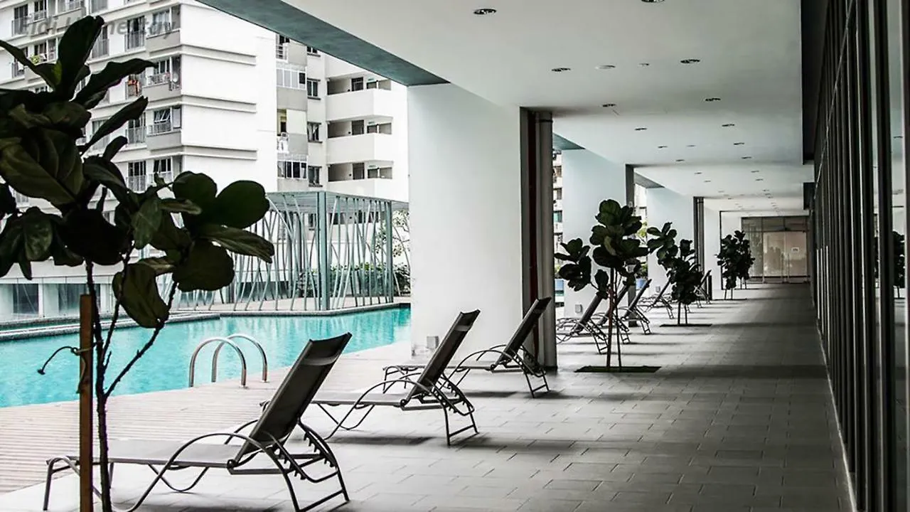 Kl Gateway Pool Suites Near Mid Valley Kuala Lumpur Aparthotel